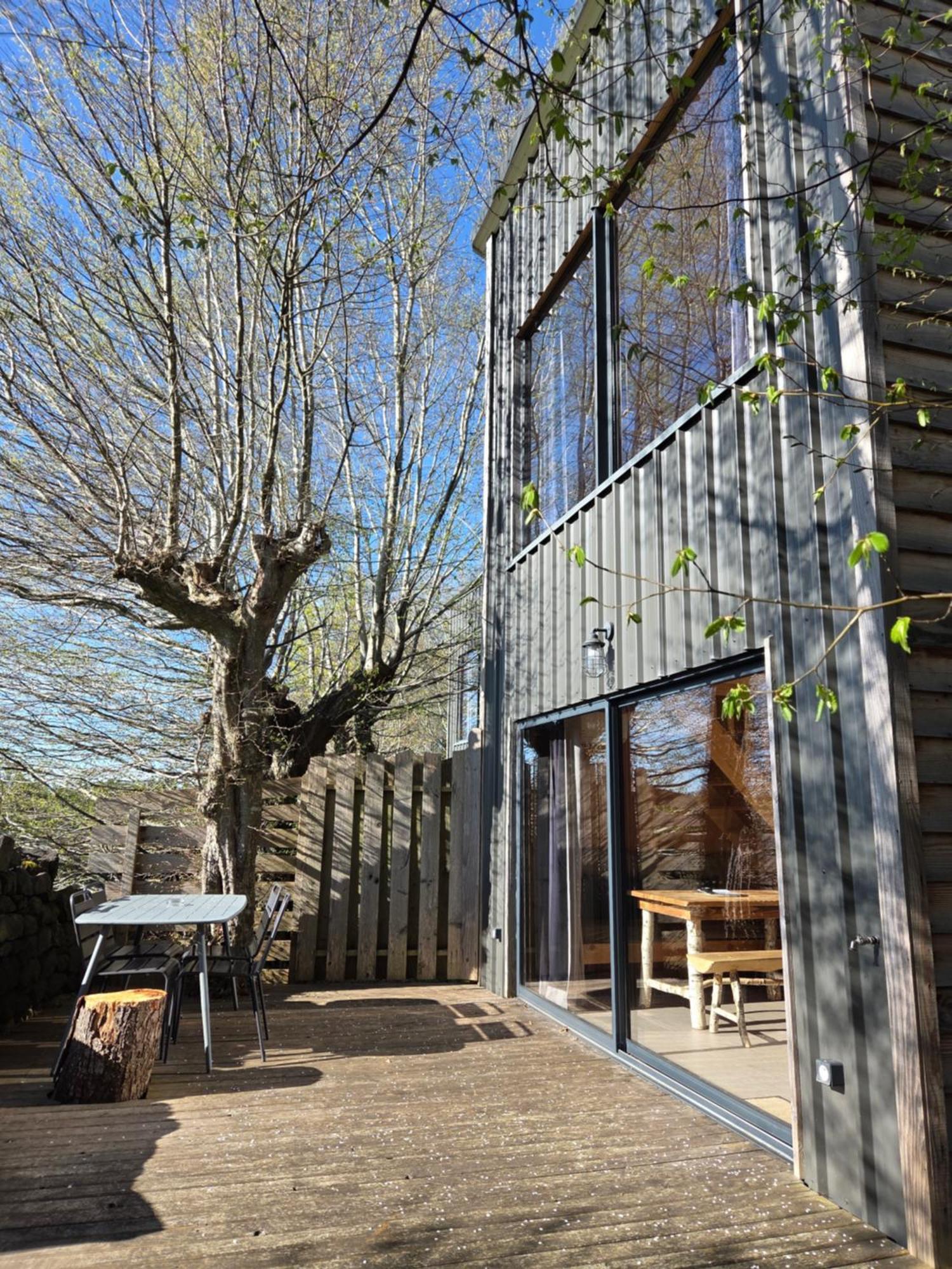 Les Volca'Lodges De Tournebise Saint-Pierre-le-Chastel Экстерьер фото